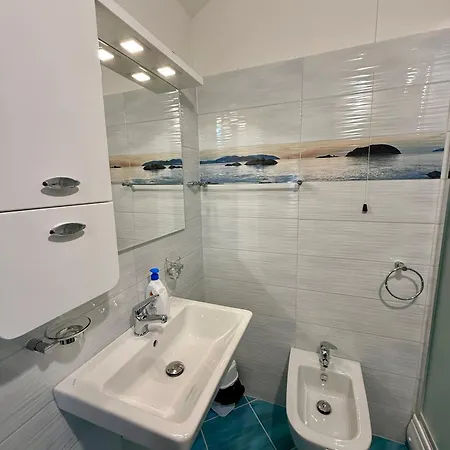Apartament Gjoni *