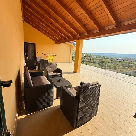 Gjoni Apartament Kalmet