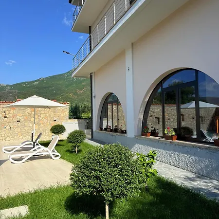 Apartment Gjoni *